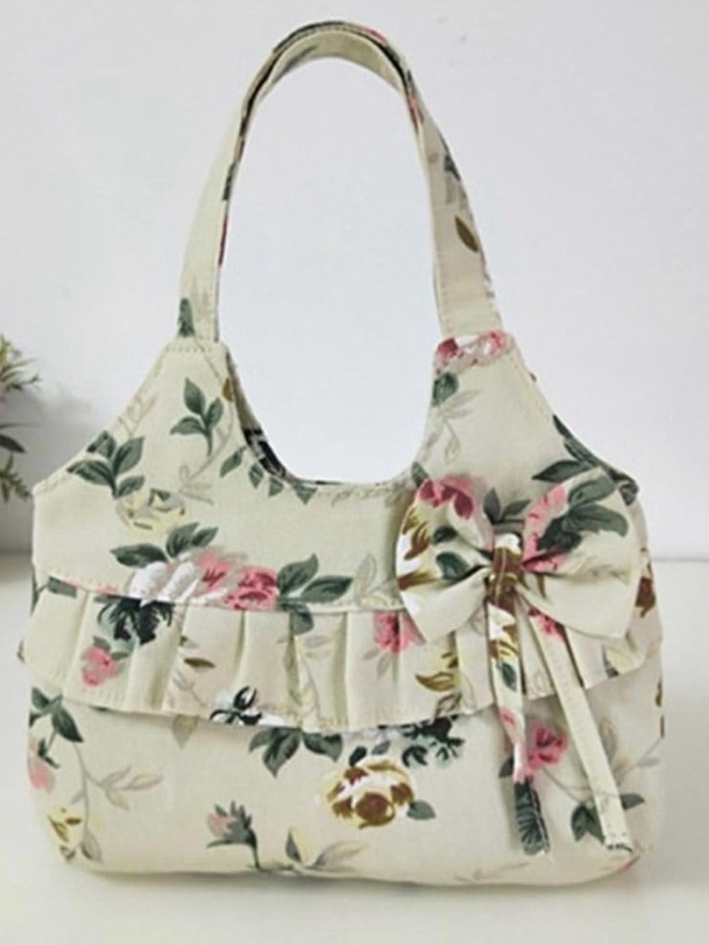 Cream Floral Hand Bag with Bow Accent